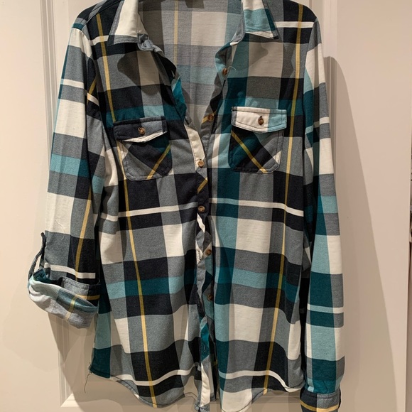 Long Plaid Button-up Shirt - Picture 6 of 8